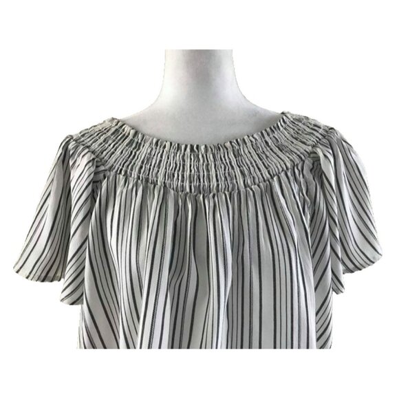 KIMCHI BLUE Short Sleeve Crop Top Sz Small White Black Stripe Shirring Neckline - Picture 2 of 7